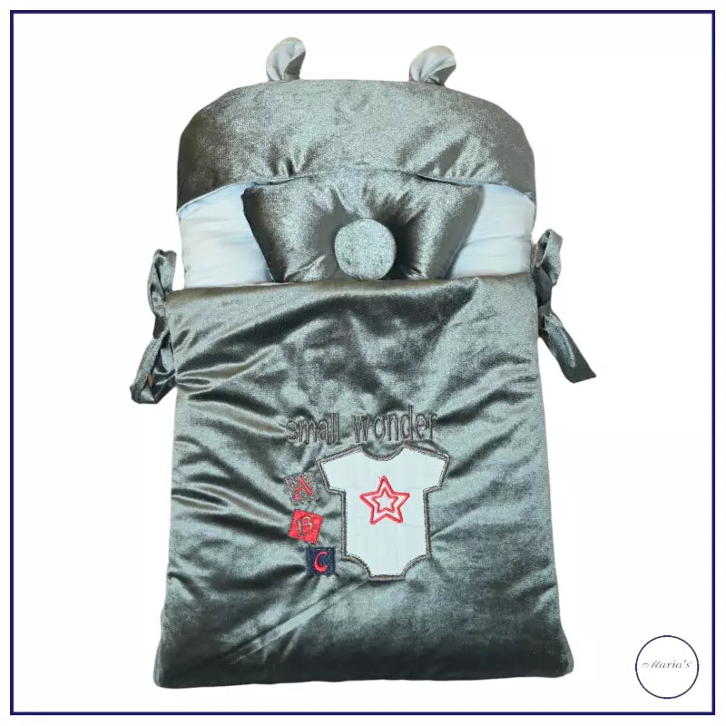 Velvet Carry Nest With Small Wonder Embroidery With Pillow