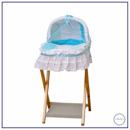 Mosses Basket With Cotton Bedding