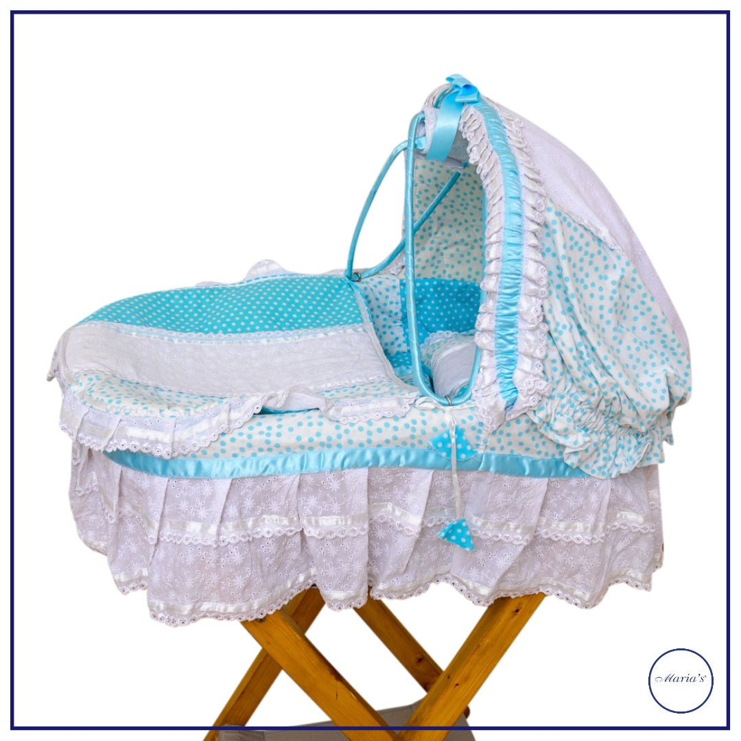 Mosses Basket With Cotton Bedding