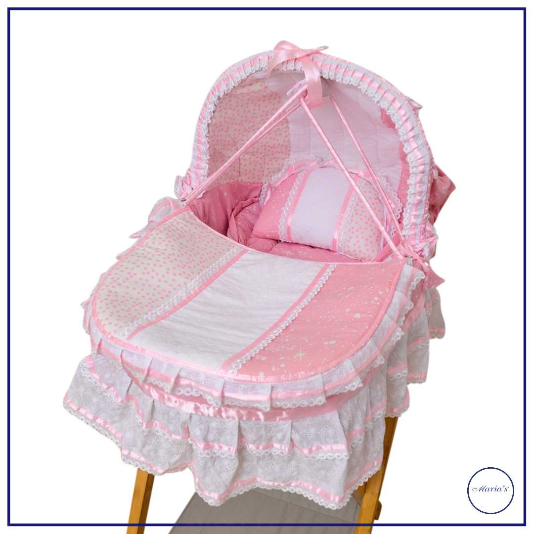 Mosses Basket With Cotton Bedding