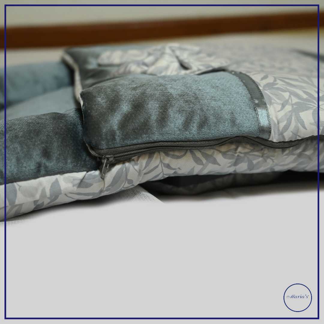 Velvet Carry Nest with Printed Cotton Stain With  Bow & Pillow