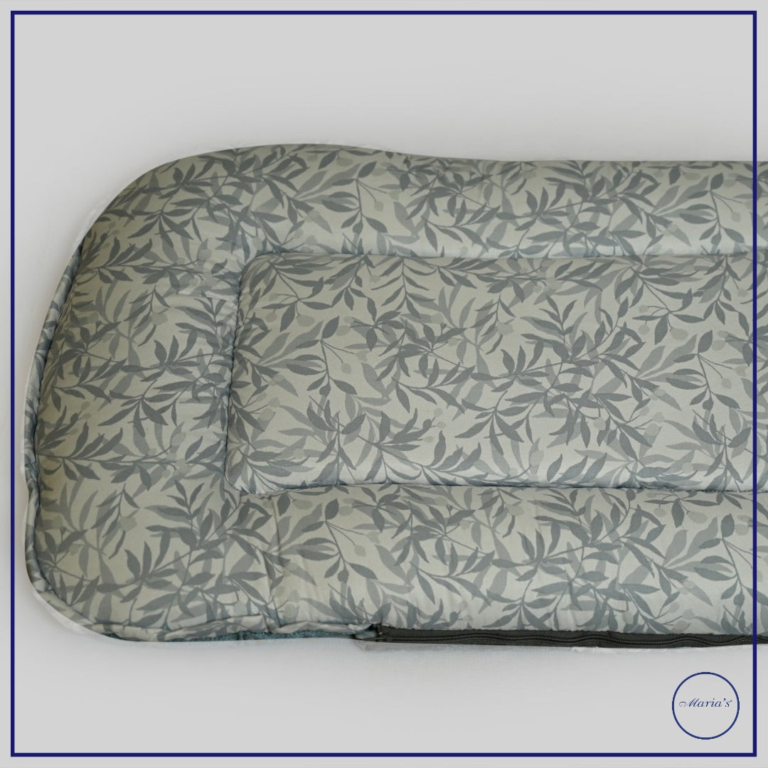 Velvet Carry Nest with Printed Cotton Stain With  Bow & Pillow