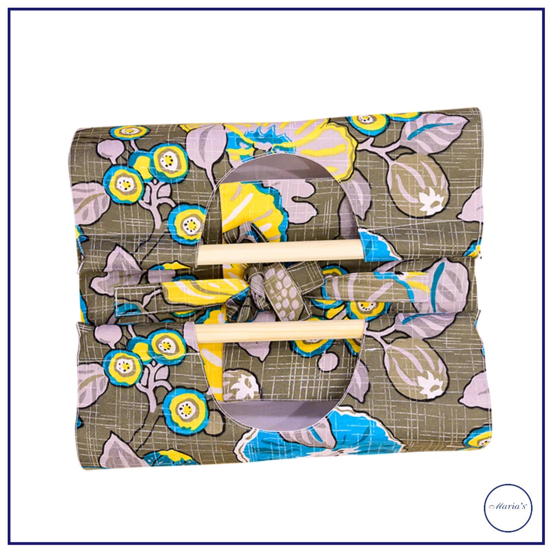 Pyrex Dish Holder With Wooden Handles