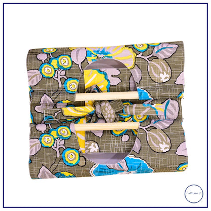 Pyrex Dish Holder With Wooden Handles