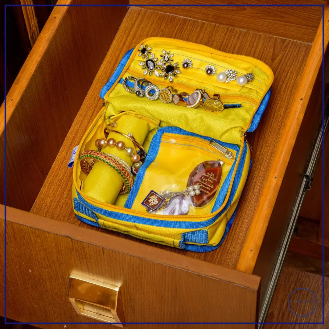 Jewelry Pouch With Bangle Rod