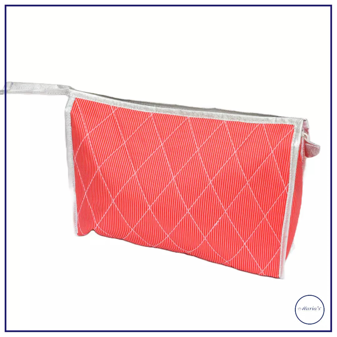 Small Traveling Pouch